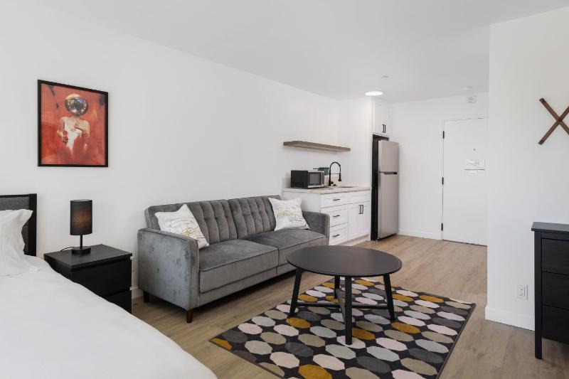Fenix Hotel Hollywood - image 13