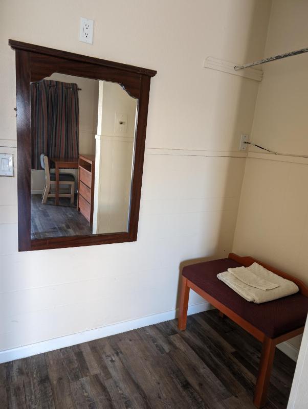 Queen Room image 3
