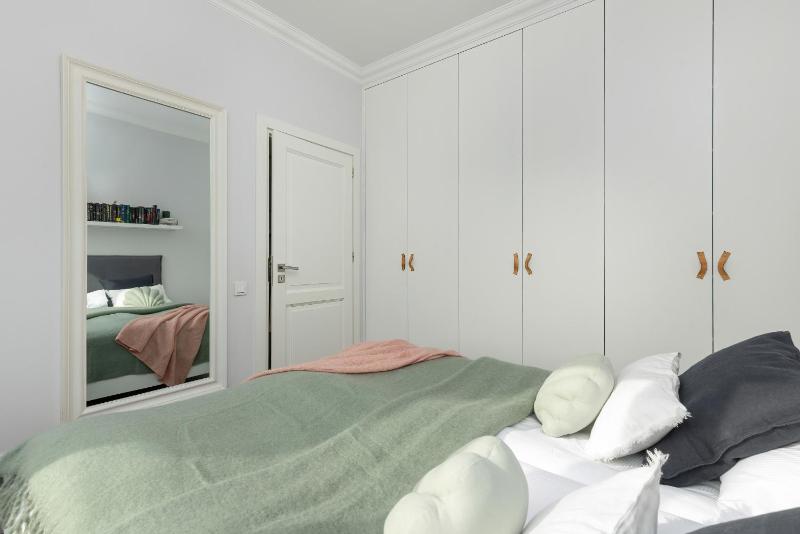 Cozy Apartment Gieysztora Wilanów by Noclegi Renters - image 12