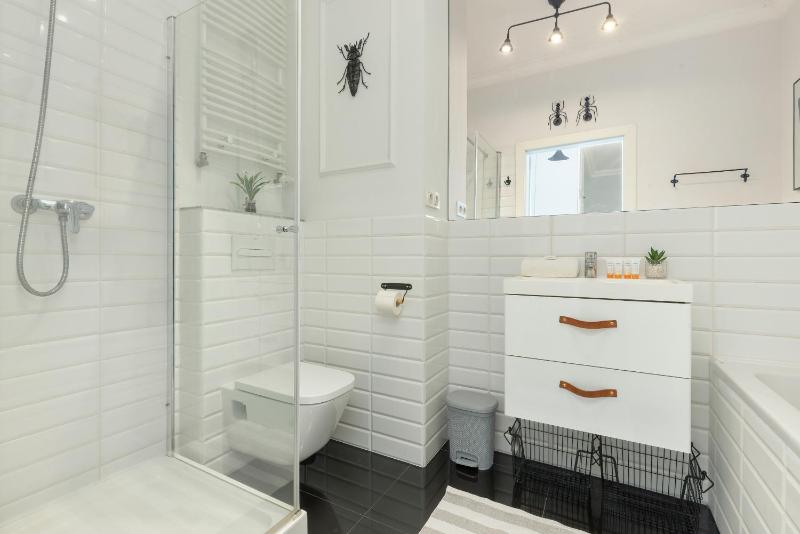 Cozy Apartment Gieysztora Wilanów by Noclegi Renters - image 15