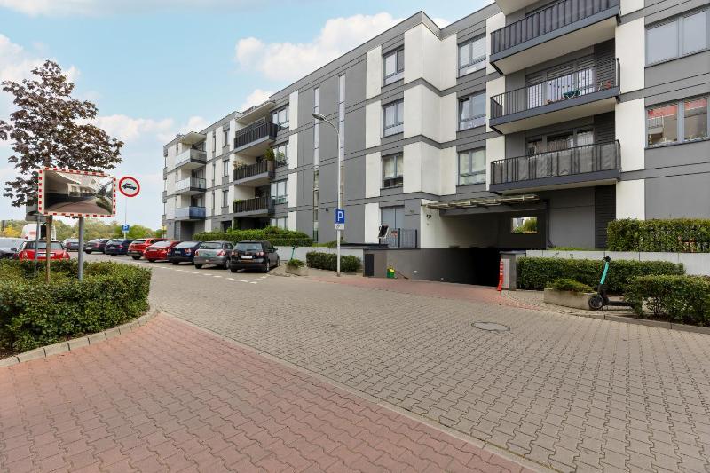 Cozy Apartment Gieysztora Wilanów by Noclegi Renters - image 14