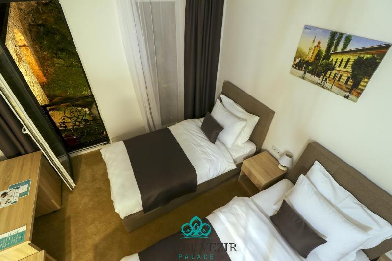 Double Room with Mountain View image 4