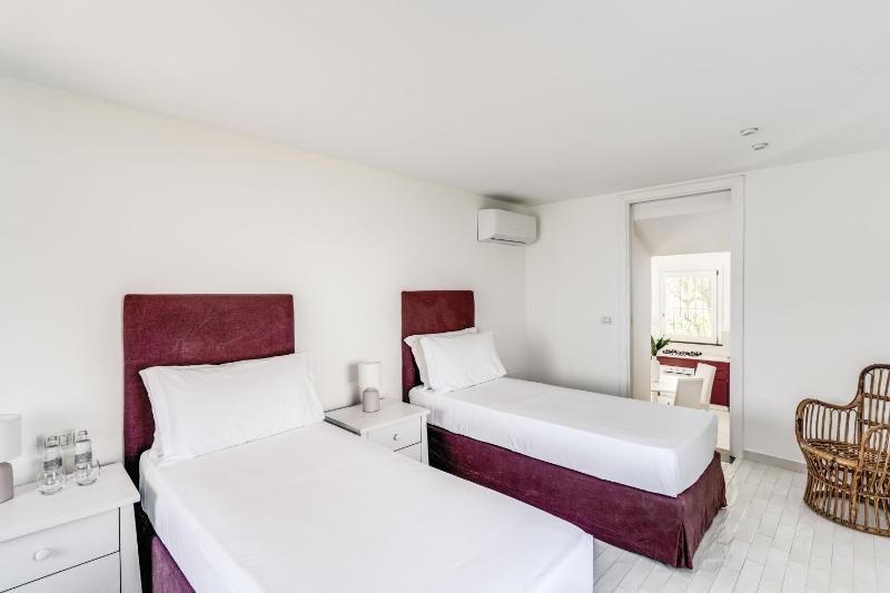 Villa Giulia with Heated Infinity Pool & Sea View Villa by Feeling Italy - image 4
