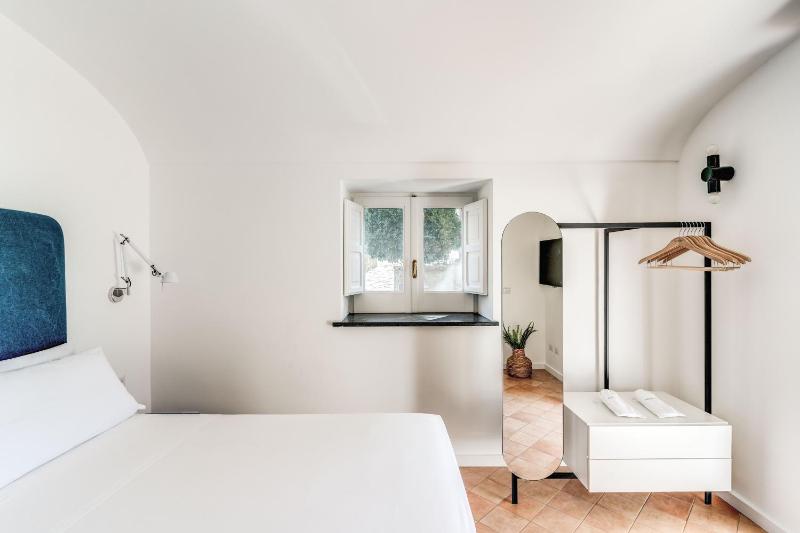 Villa Giulia with Heated Infinity Pool & Sea View Villa by Feeling Italy - image 12
