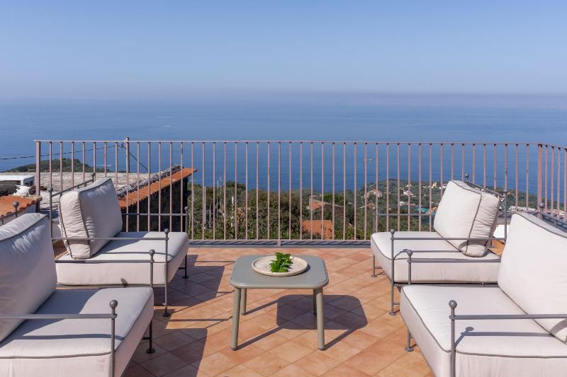Villa Giulia with Heated Infinity Pool & Sea View Villa by Feeling Italy - image 50
