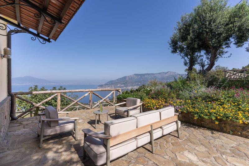 Villa Giulia with Heated Infinity Pool & Sea View Villa by Feeling Italy - image 47