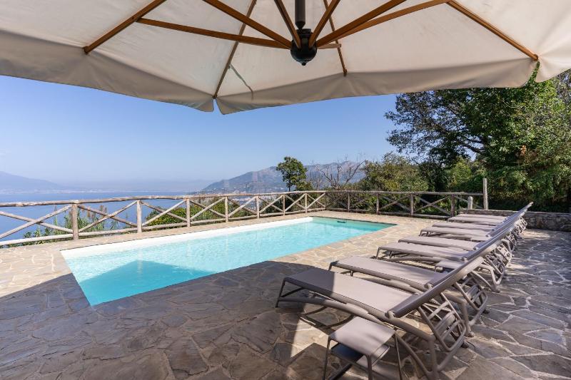 Villa Giulia with Heated Infinity Pool & Sea View Villa by Feeling Italy - image 35