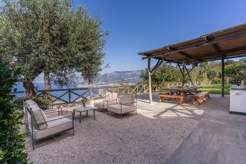 Villa Giulia with Heated Infinity Pool & Sea View Villa by Feeling Italy - image 22