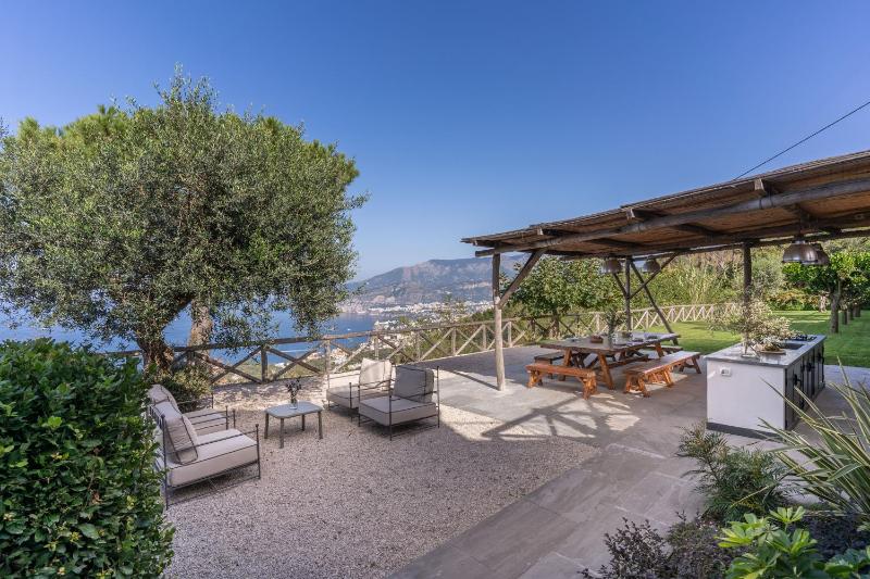 Villa Giulia with Heated Infinity Pool & Sea View Villa by Feeling Italy - image 18