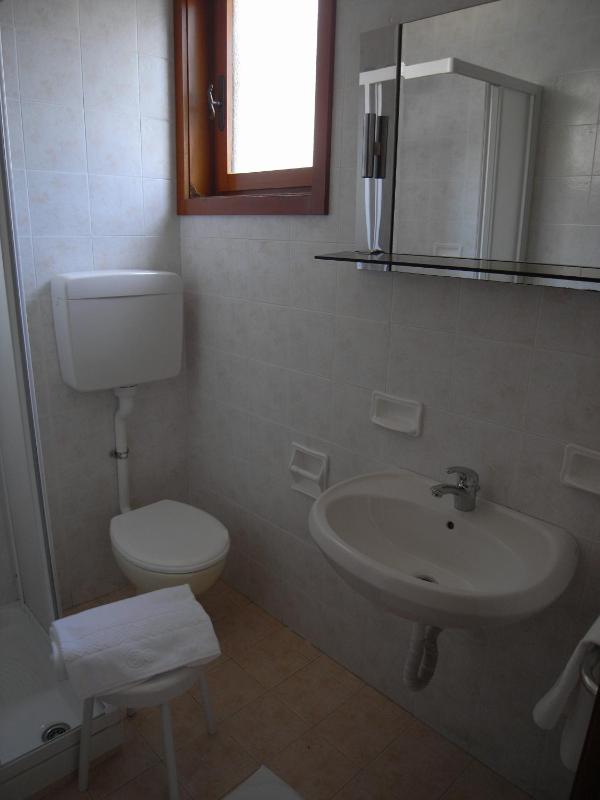 Economy Double Room image 1