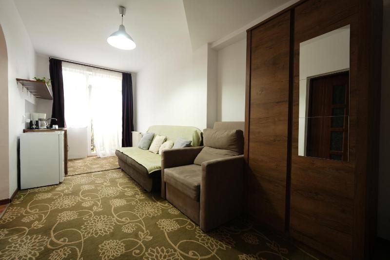 Family Room image 4