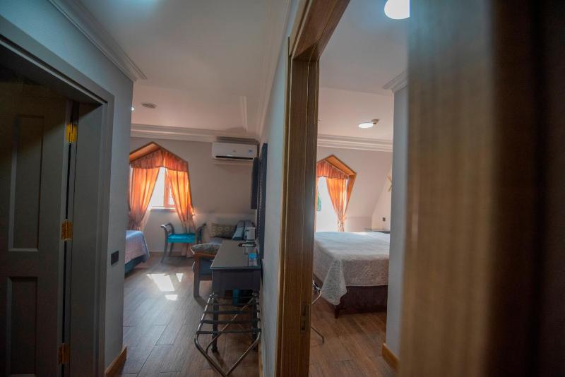 Connected Rooms image 4
