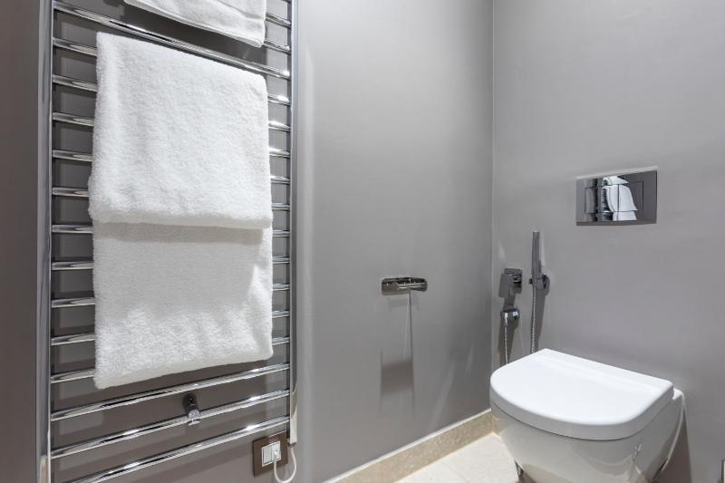 Classic Garden View, Guest room, 1 King, Garden view image 1