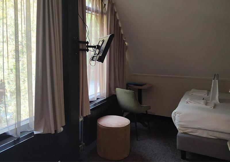 Small Double Room image 3