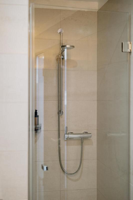 Single Room image 4