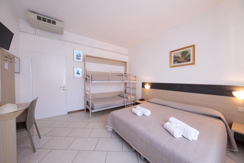 Quadruple Room image 3