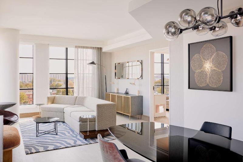 The Godfrey Detroit Curio Collection by Hilton - image 7