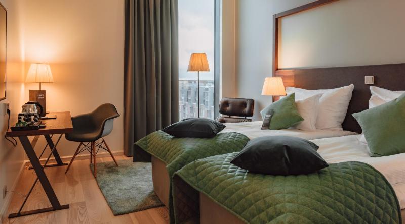 Standard Twin Room image 3