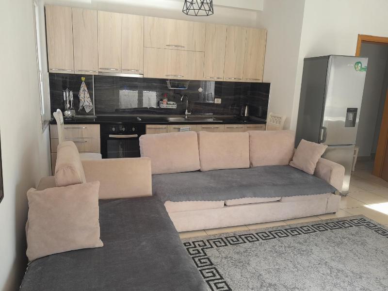 COMFY CITY CENTER APARTMENT - image 1
