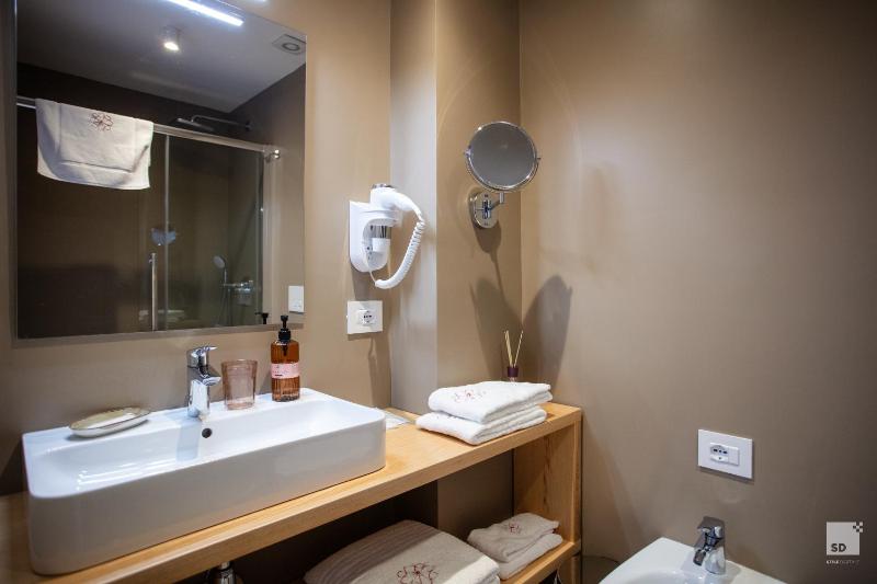 The Lady C - High Apartments - image 14