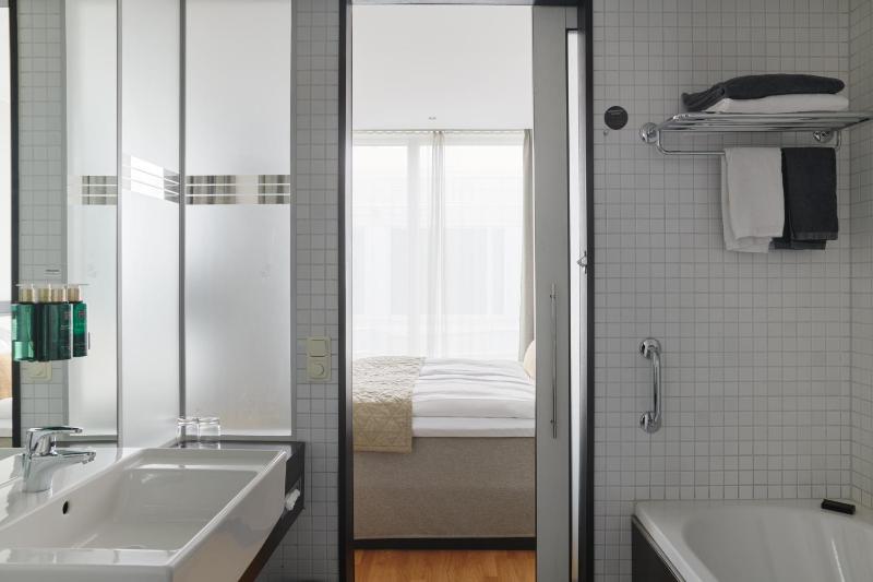 Standard Double or Twin Room image 3