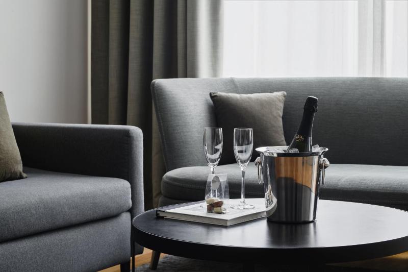 Junior Suite image 2