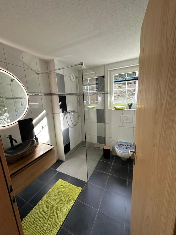 One-Bedroom Apartment image 2