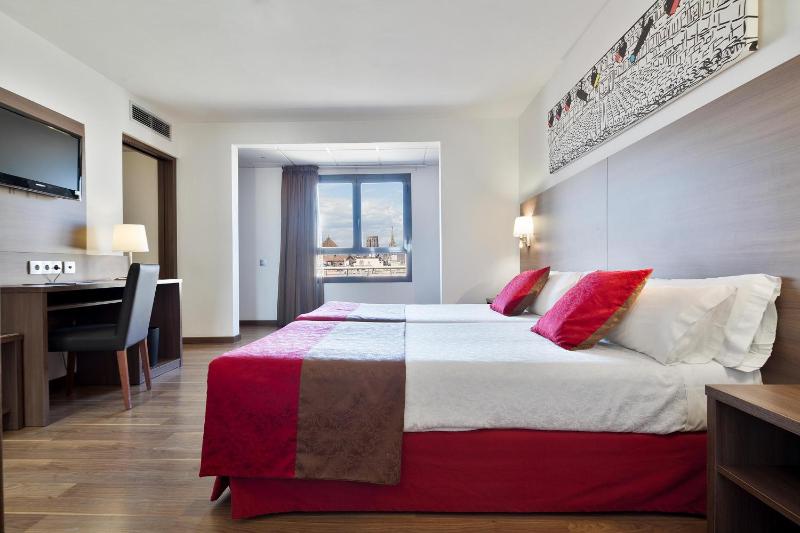 Twin Room image 1