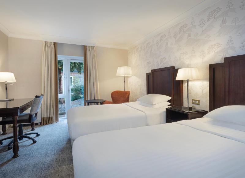 Twin Room image 1