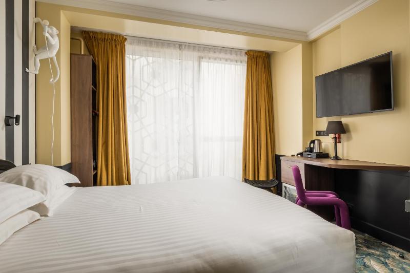 Double Room image 4