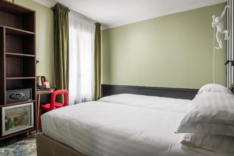 Twin Room image 1