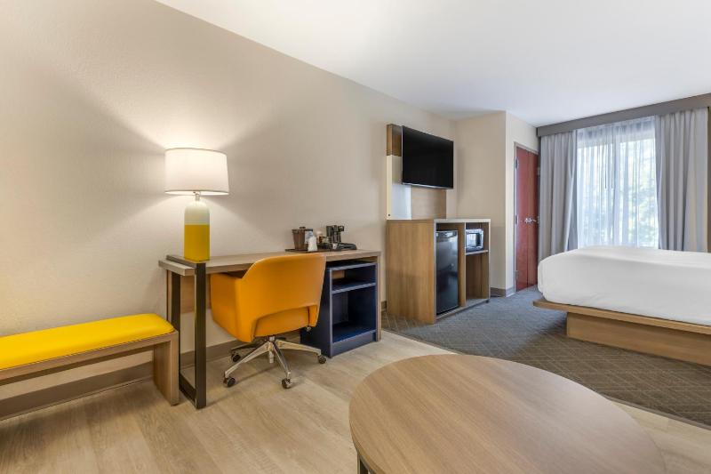 King Suite - Non Smoking image 3