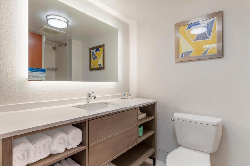 Suite with Two Queen Beds - Accessible/Non-Smoking image 4