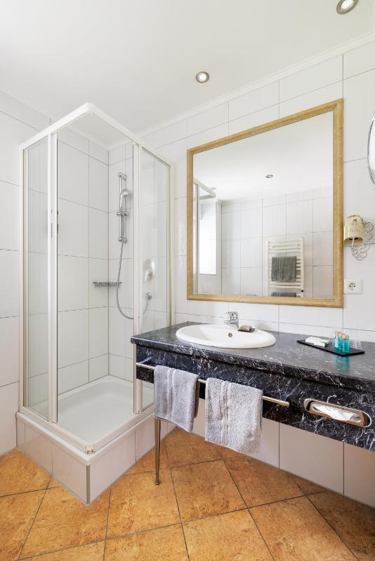 Standard Double Room with Balcony image 2
