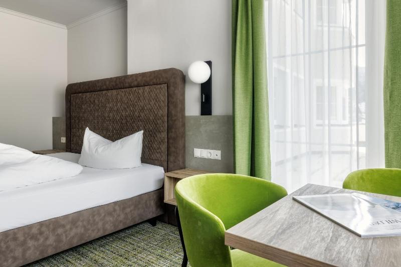 Single Room  image 3