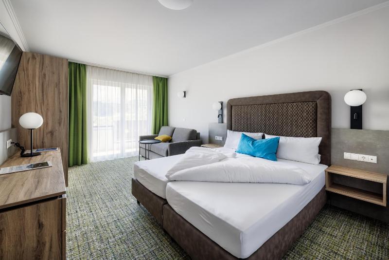 Standard Double Room with Balcony image 1