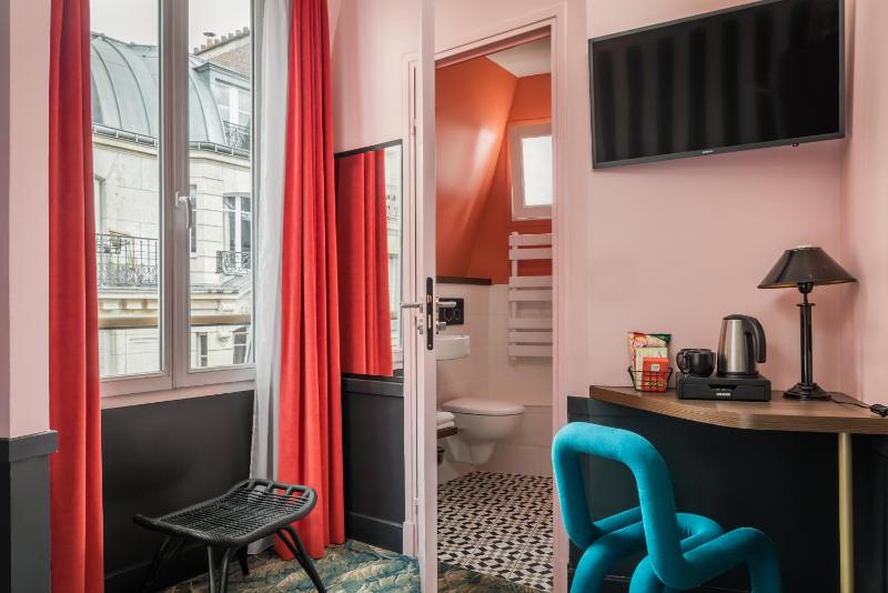 Two Connecting Rooms (3 people) image 3