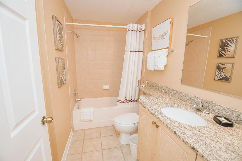 Three-Bedroom Suite with Two Bathrooms image 4
