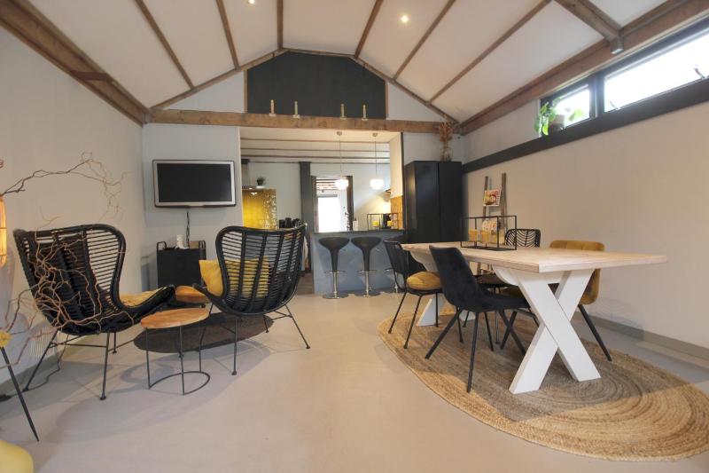 One-Bedroom Apartment image 1