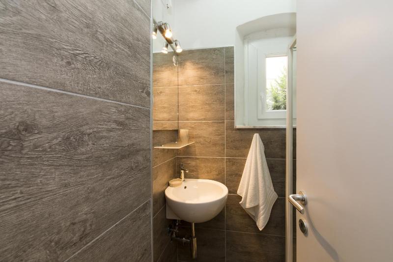 Single Room image 1