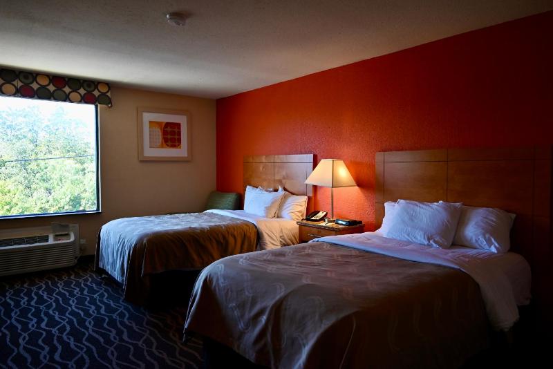 Double Room with Two Double Beds image 3