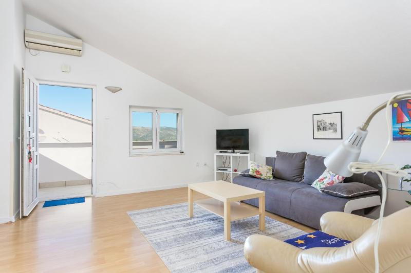 Two-Bedroom Apartment with Balcony and Sea View image 1