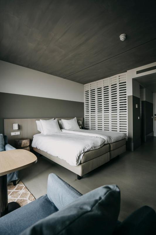 Comfort room - sea view image 3