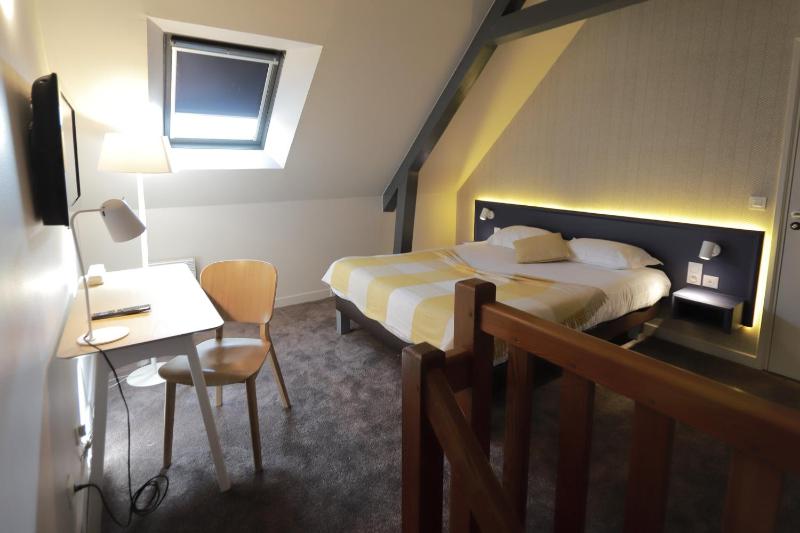 Quadruple Room image 3