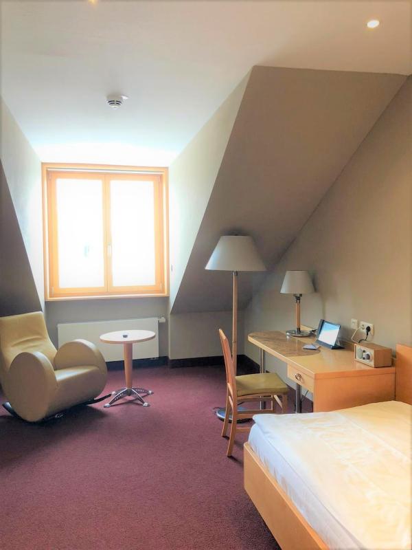 Single Room image 3