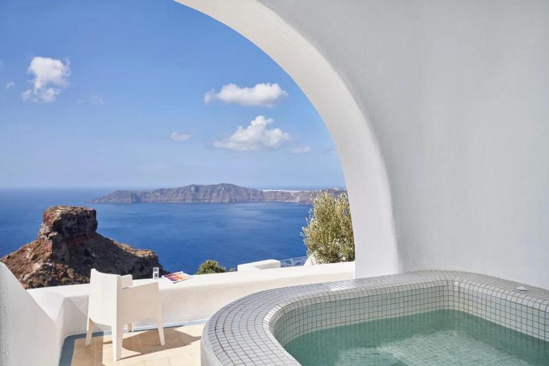 Superior Jetted Tub with Caldera View (Only for 2 people) image 1
