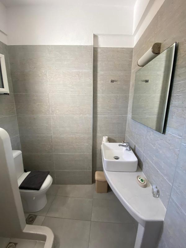 Double or Twin Room image 3