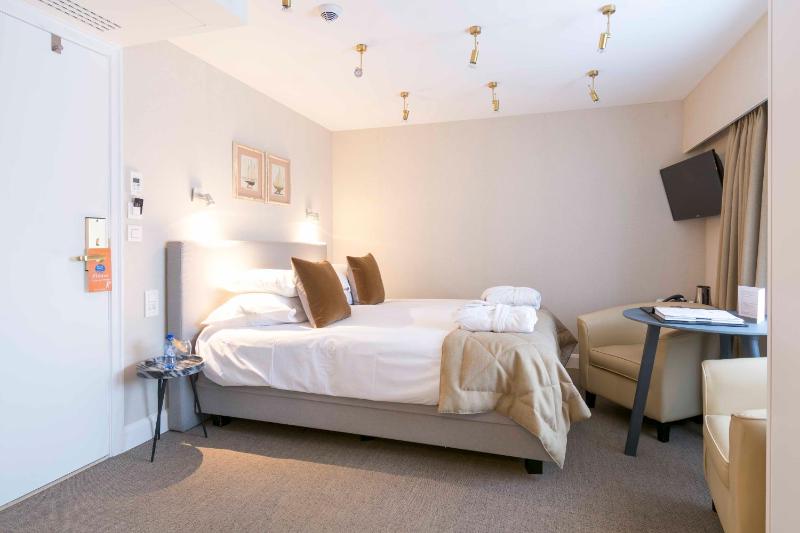 Standard Double Room image 4