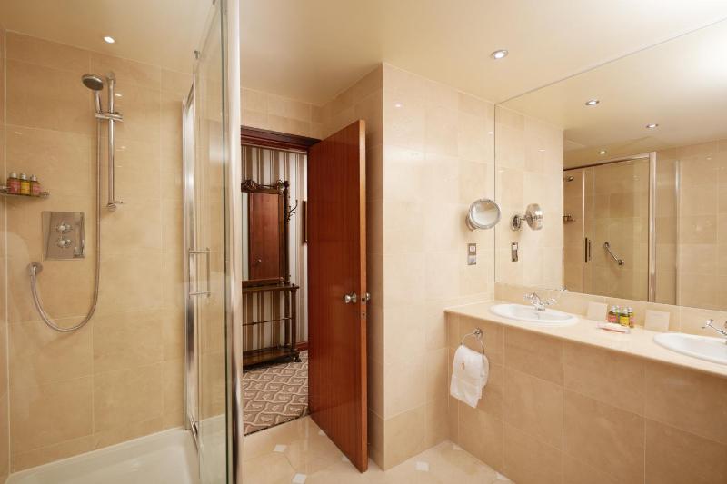 Penthouse Suite image 2