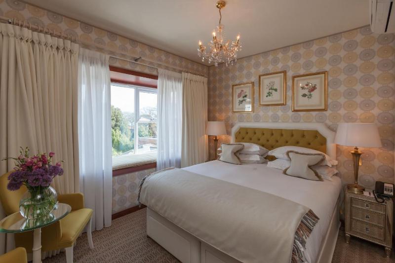 Double Room with Sea View image 4